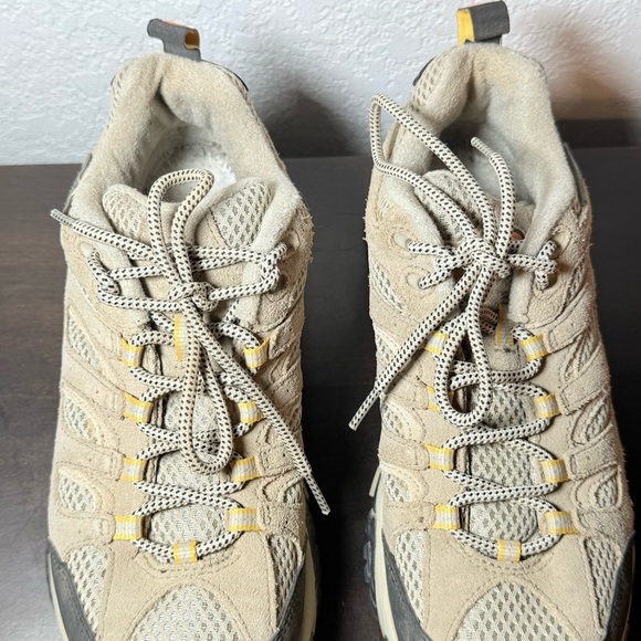 Merrell Tan and Gray Athletic Shoes Durable Outdoor Performance - Picture 8 of 8